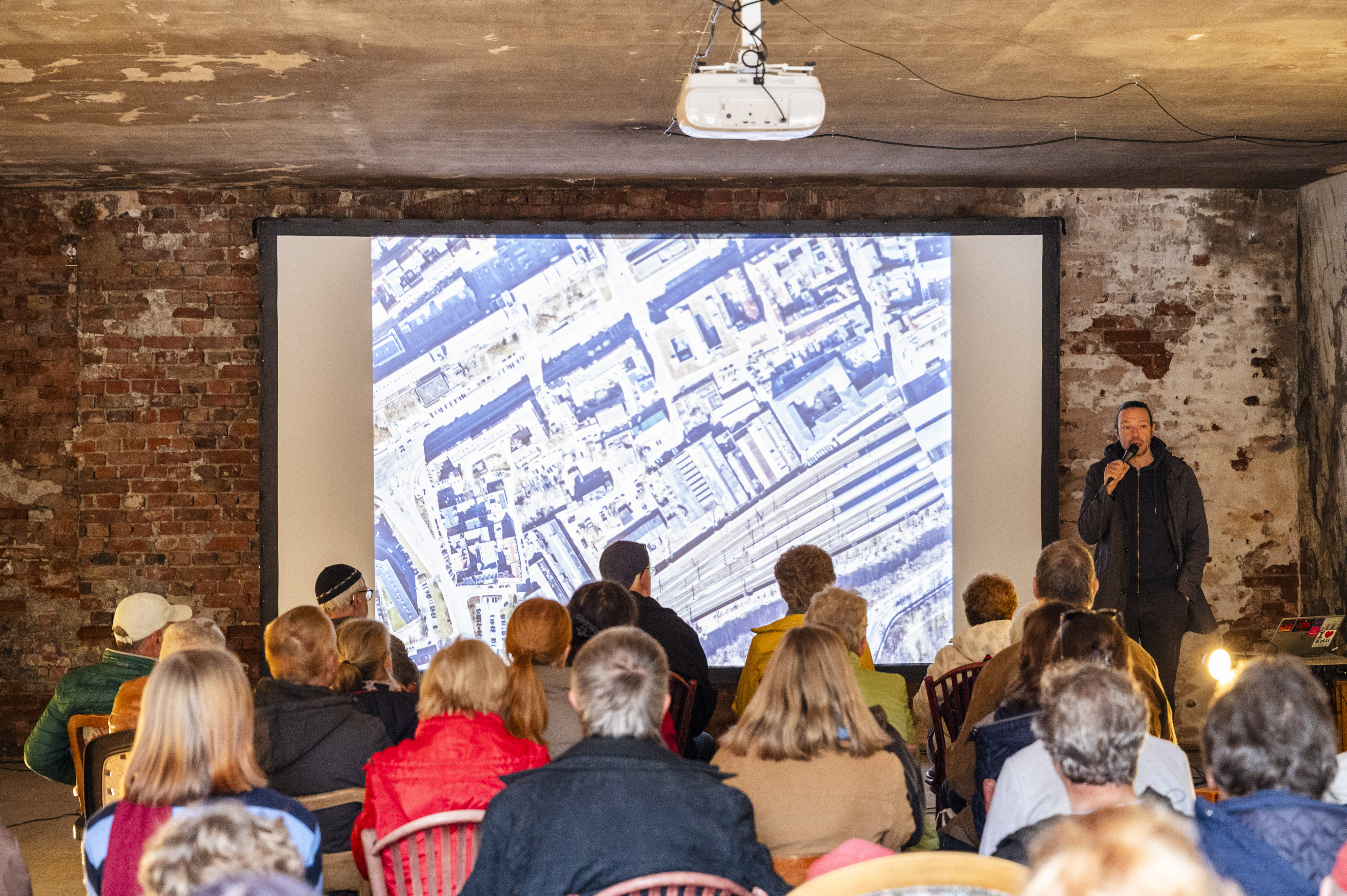 Bildbeschreibungstext