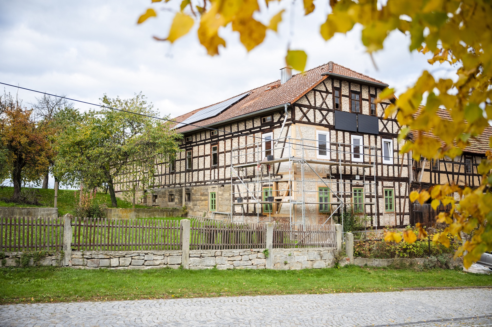 Blick auf Hof 9 in Mötzelbach. Foto: Thomas Müller